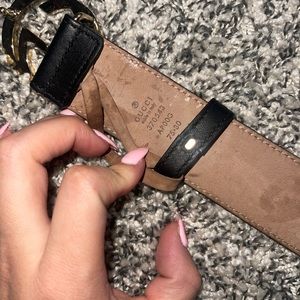 Black Gucci belt